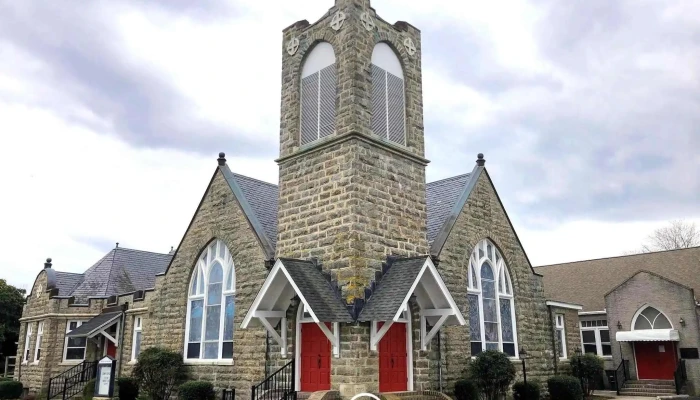 Buckingham Presbyterian Church - Berlin