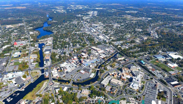 Delmarva Church of Christ - 121 E Naylor Mill Rd