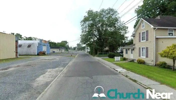 The House of Love Christian Center/ The Good News shop - Pocomoke City